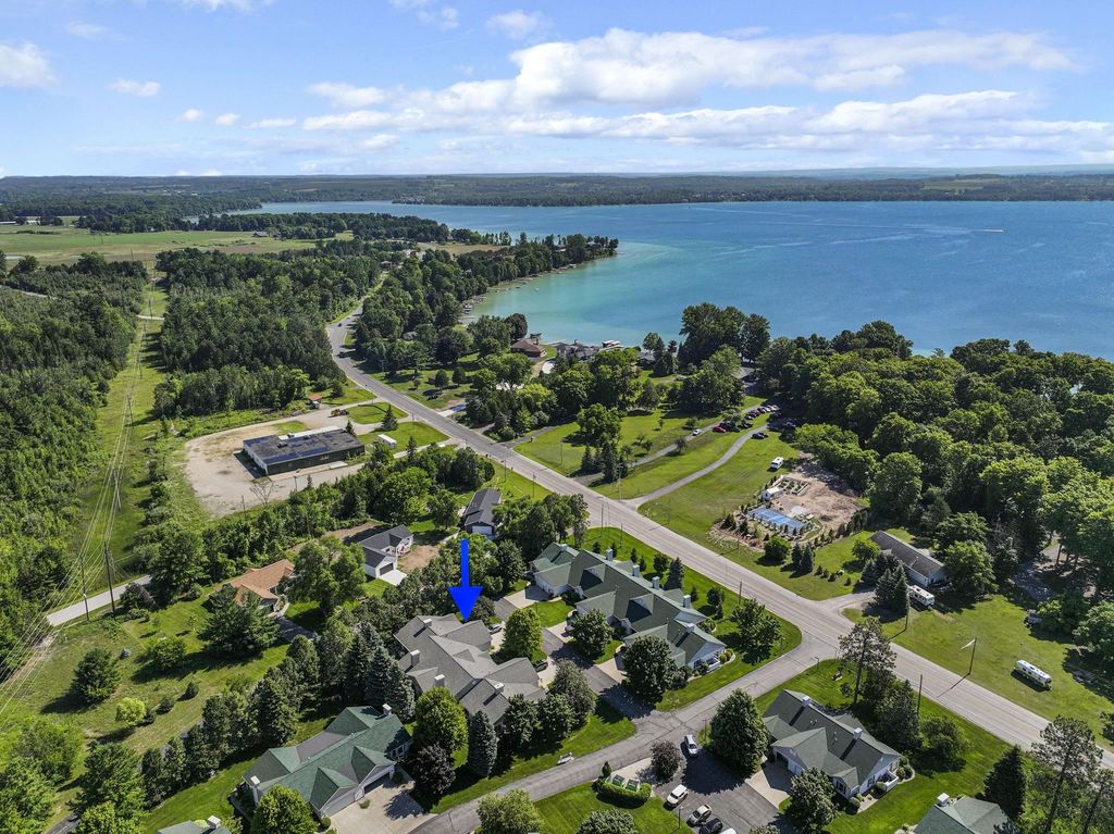 608 Meadowview, Elk Rapids