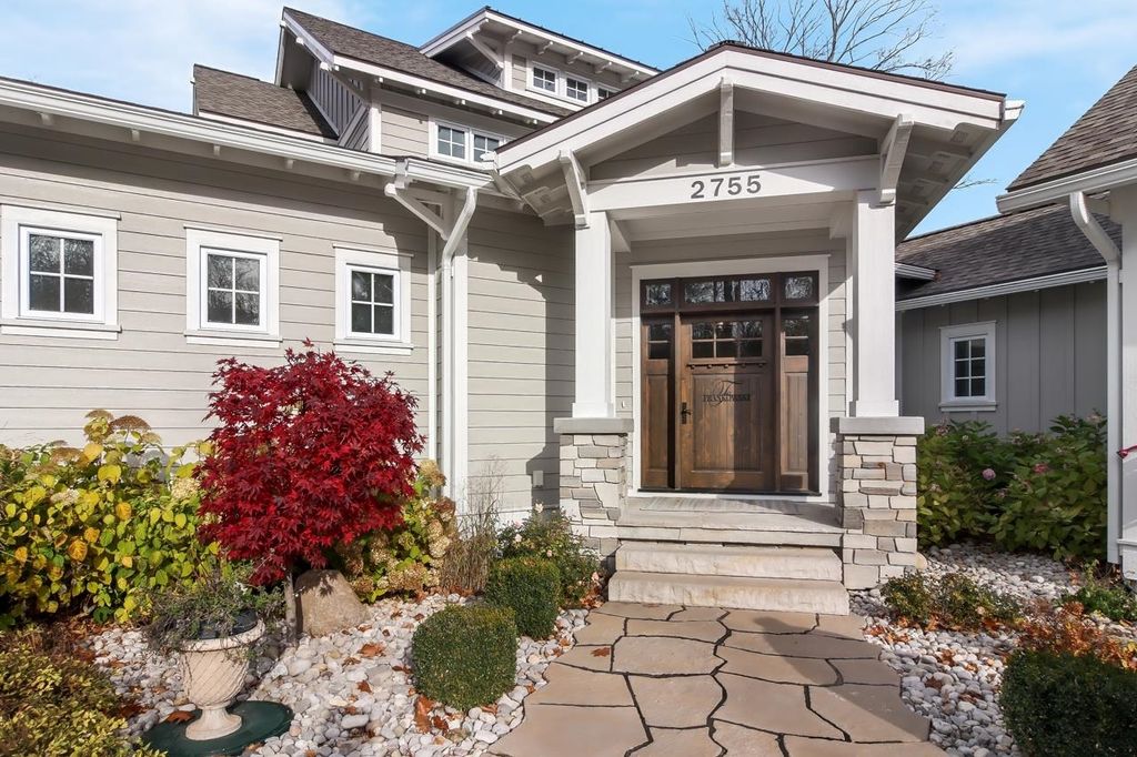 2755 Shore Wood, Peninsula township