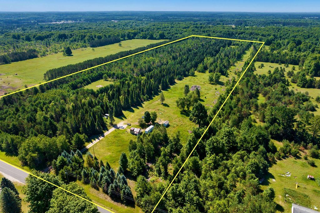 653 W Elder Rd, Custer township