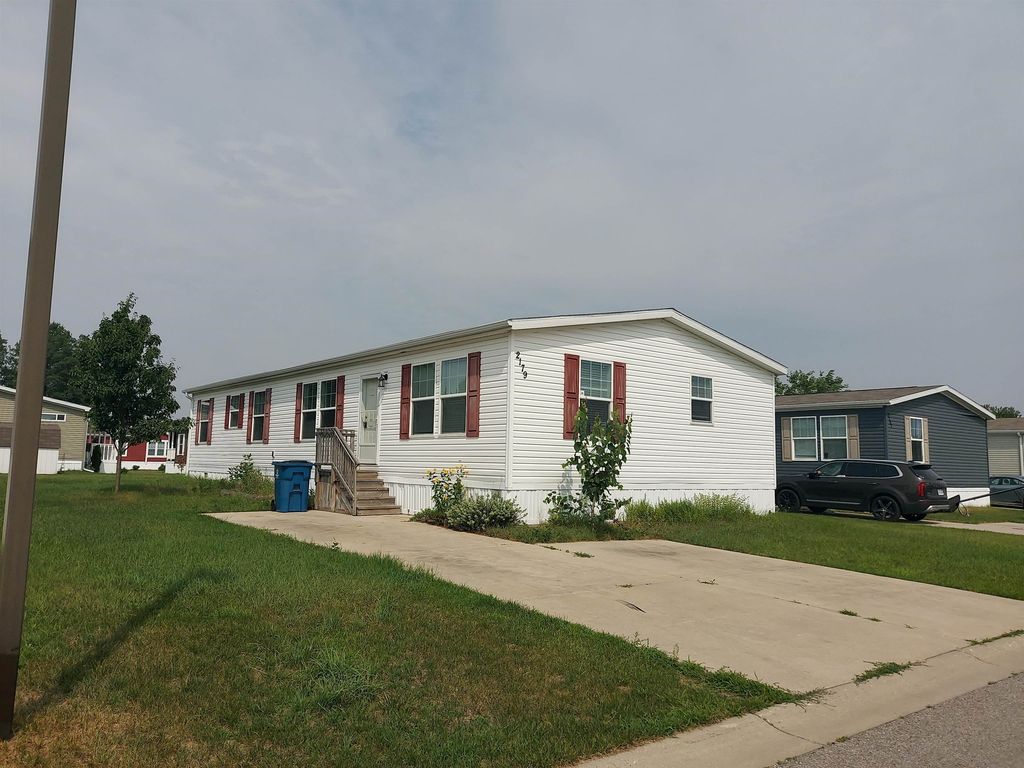 2179 Leisure, Garfield charter township