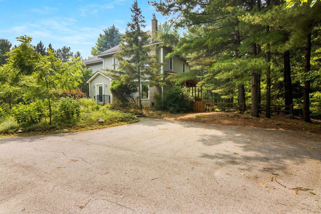 7651 Timberwoods, Elmwood charter township