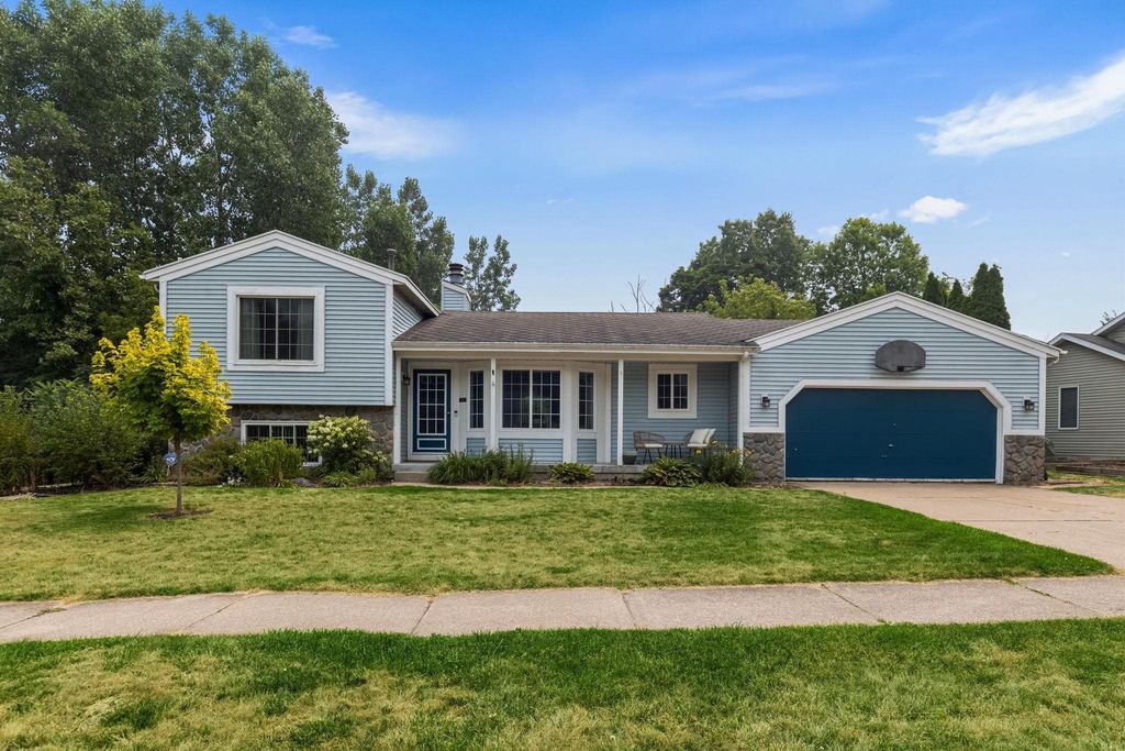 5410 Riverlook Drive Ne, Plainfield charter township