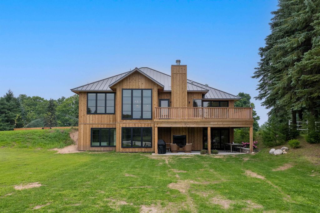 7692 Crisp, Whitewater township