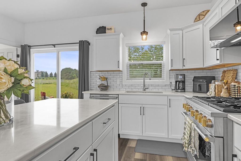 186 Thrive, Blair township