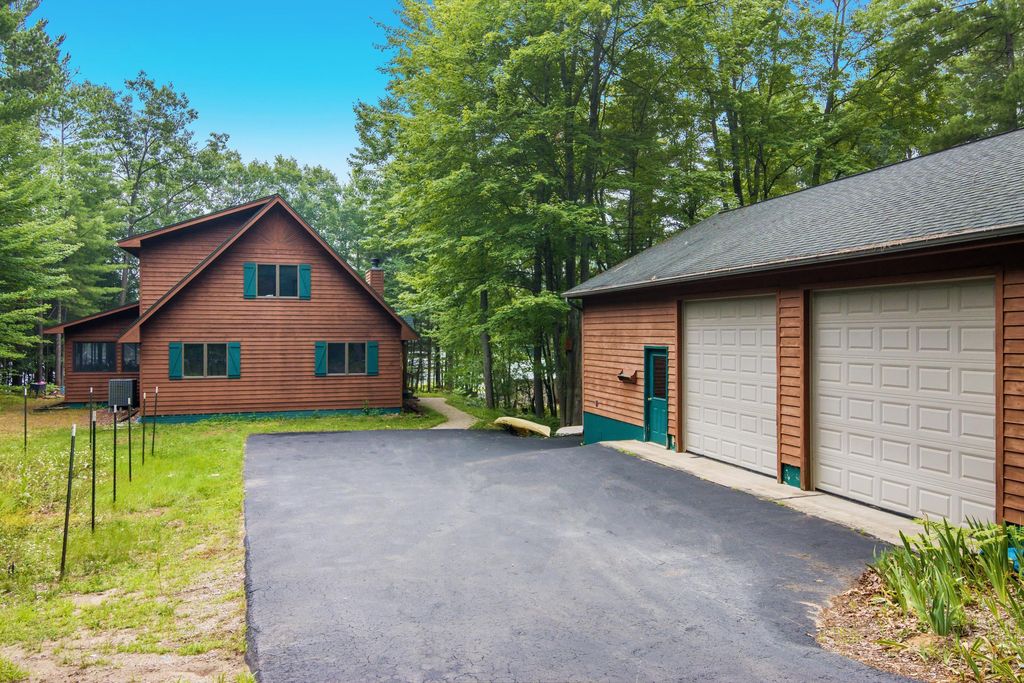 4620 N Indian Lake, East Bay township