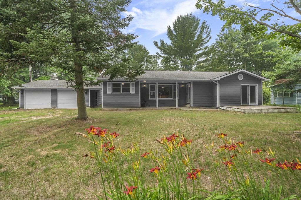 6586 Betsie River, Grant township