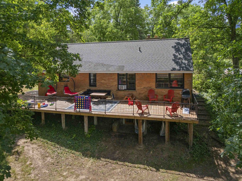 10530 W 48 1/2, South Branch township