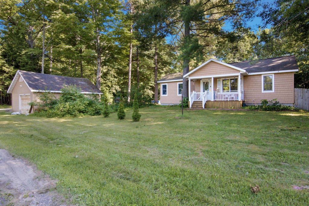 335 S South Long Lake, Green Lake township