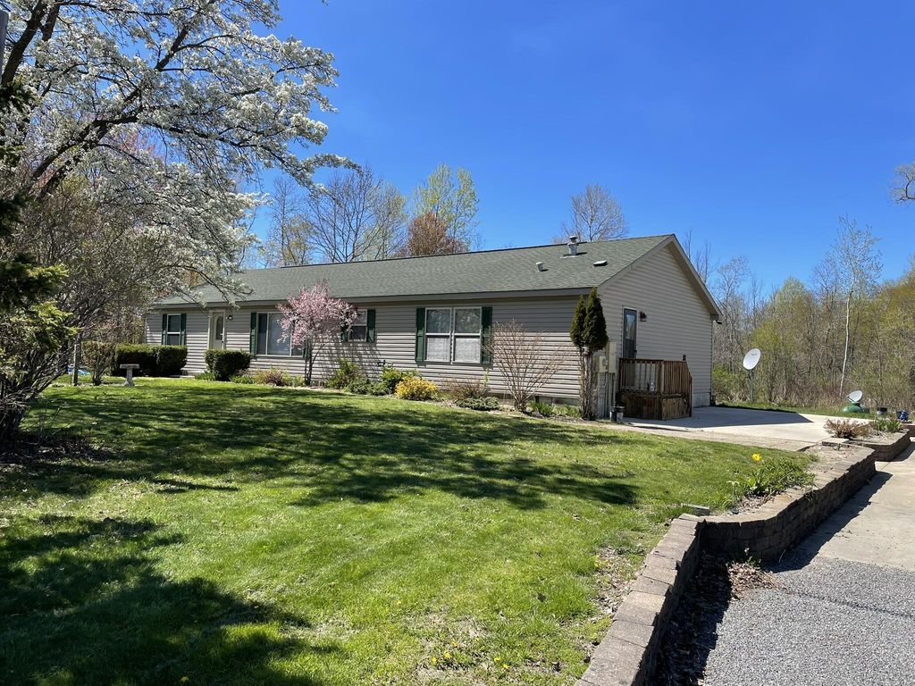 2376 River Rd, Crystal Lake township