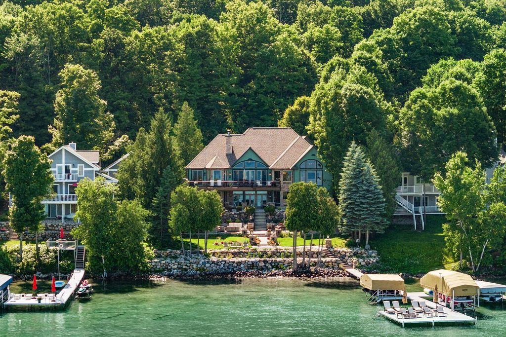4557 N West Torch Lake, Milton township