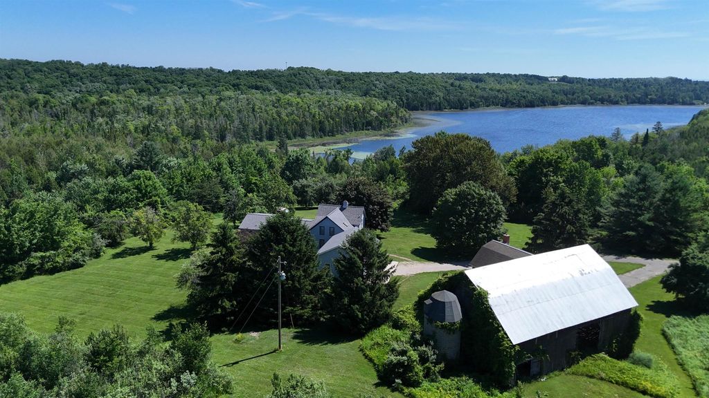 5640 N Swede, Leelanau township