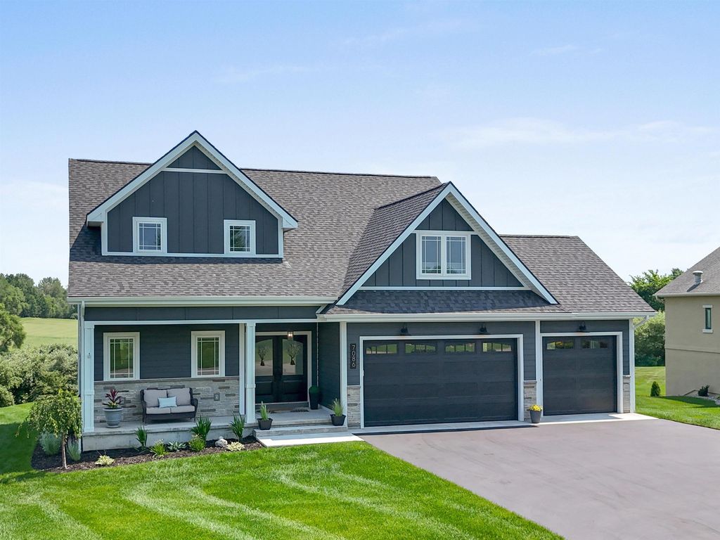 7086 Wolverine View Dr, Acme township