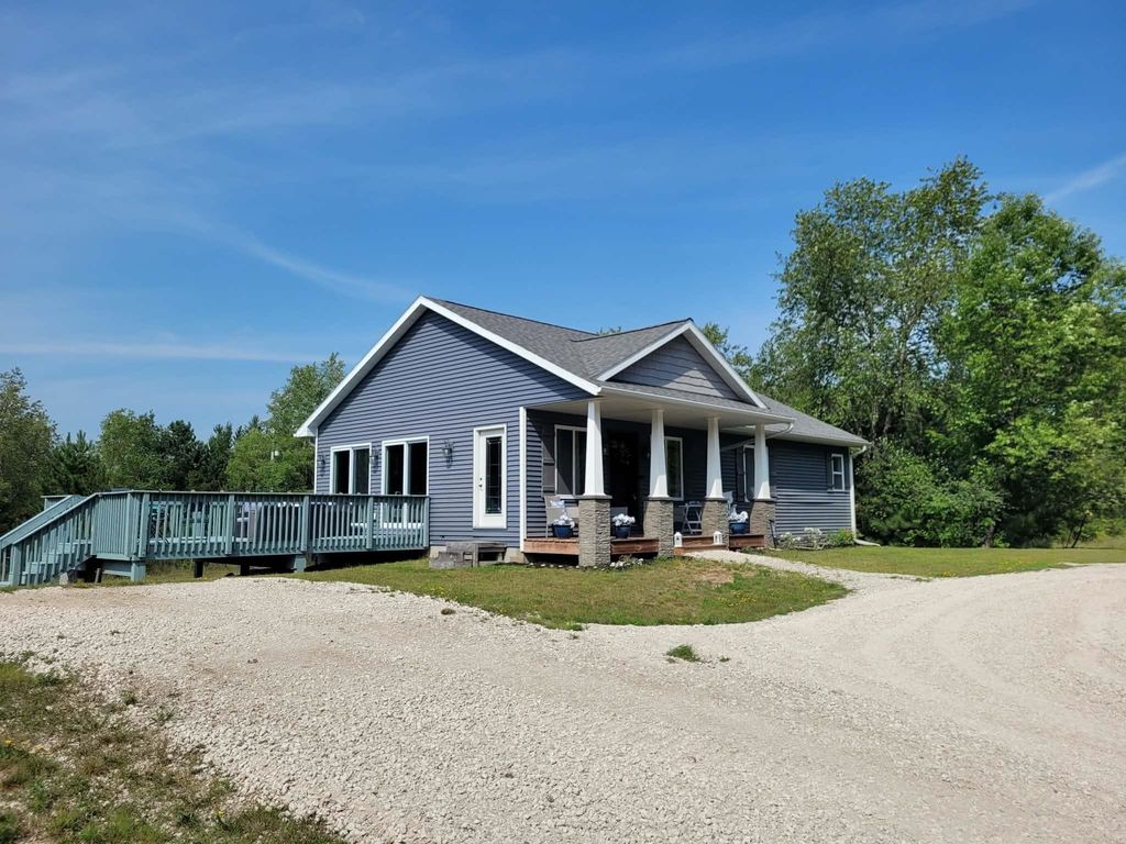 6160 W 10 1/2 Mile, Wexford township