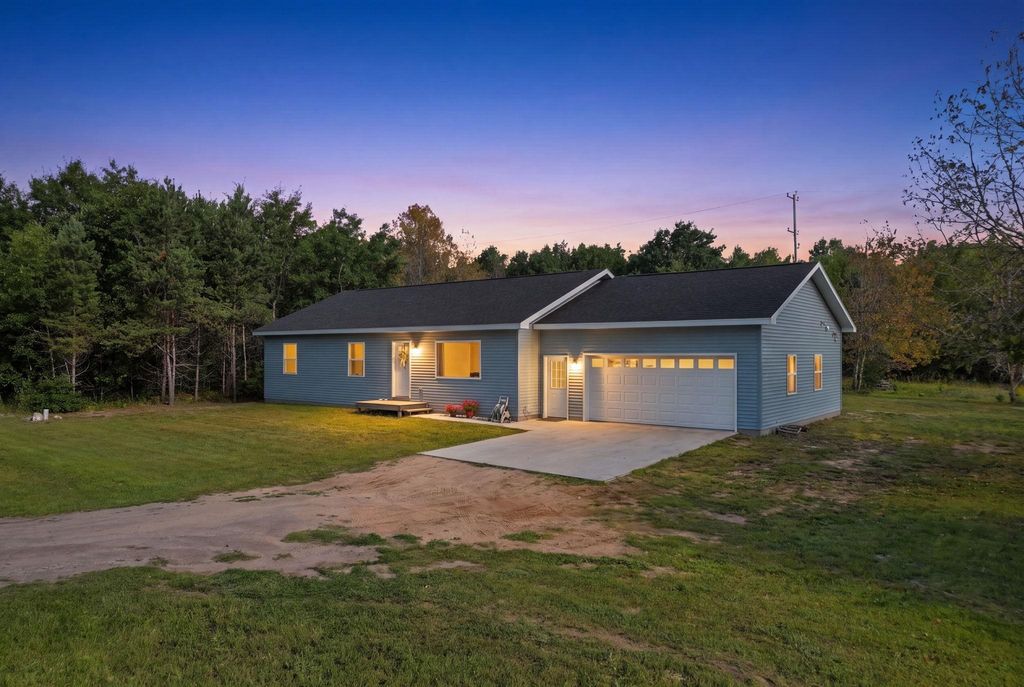 5556 W Sanborn, Forest township