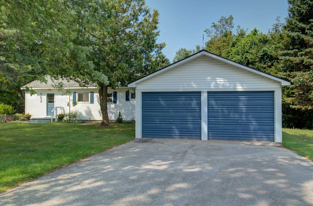152 Sunset, Crystal Lake township