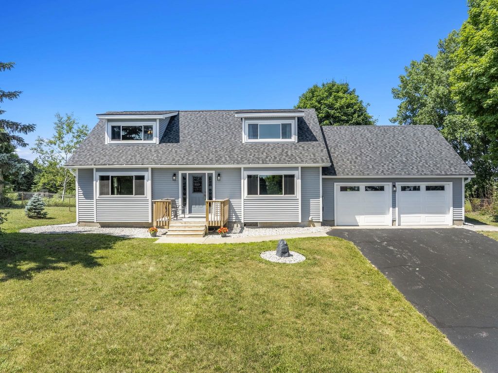 619 N West Silver Lake, Garfield charter township