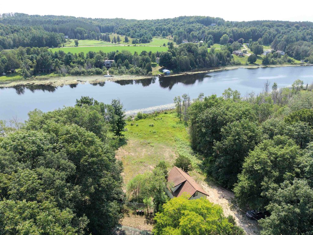 6151 East Jordan, Banks township