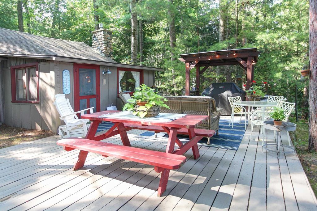 2701 Crescent Shores, Long Lake township