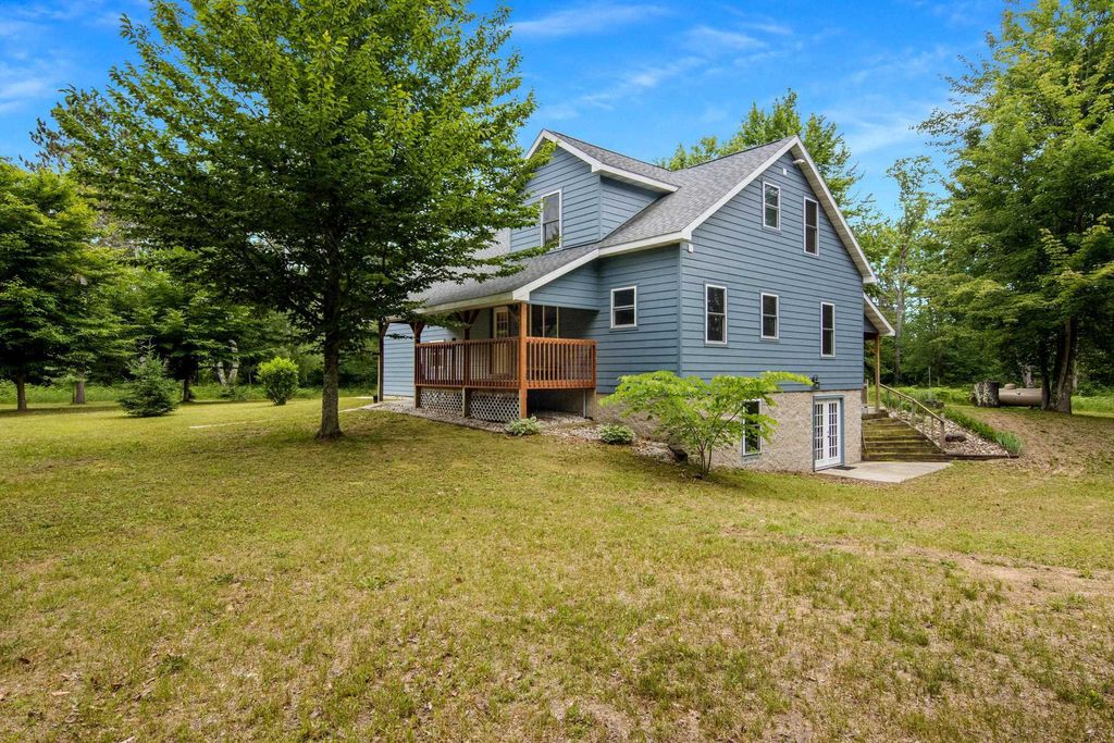 16514 Vondra, Springdale township