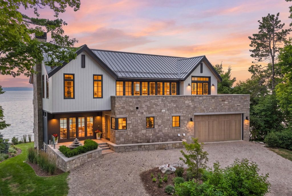 9669 Peninsula, Peninsula township