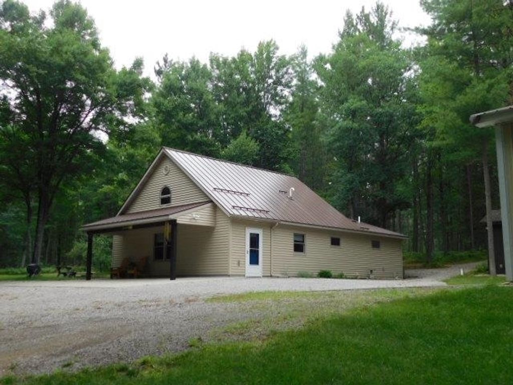 2406 Serenity Pnes, Frederic township