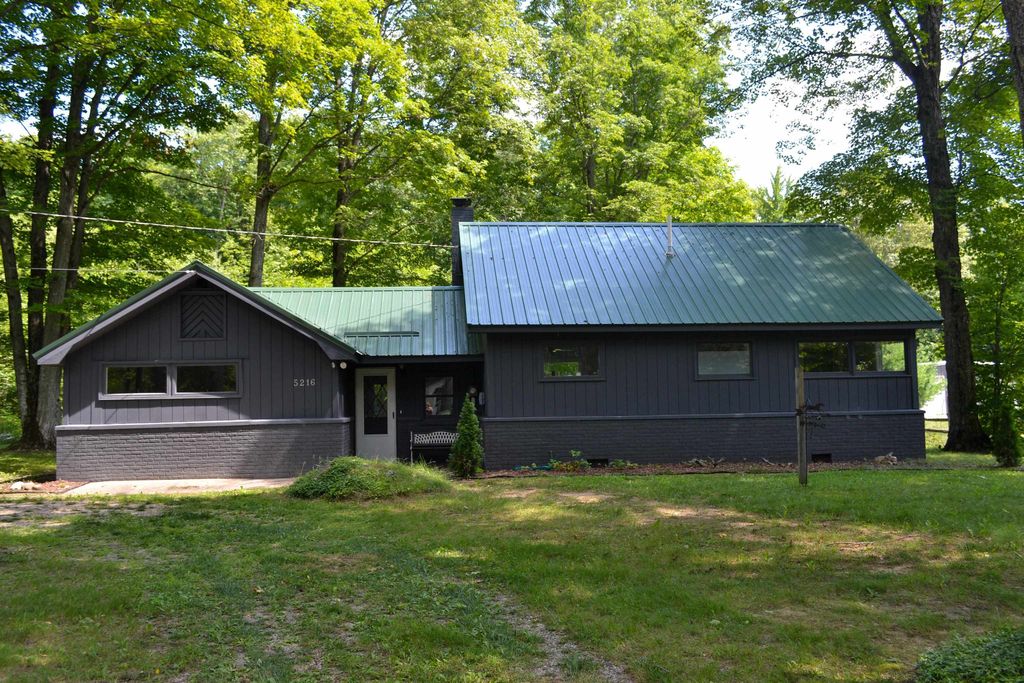 5216 E Shore Drive Ne, Coldsprings township