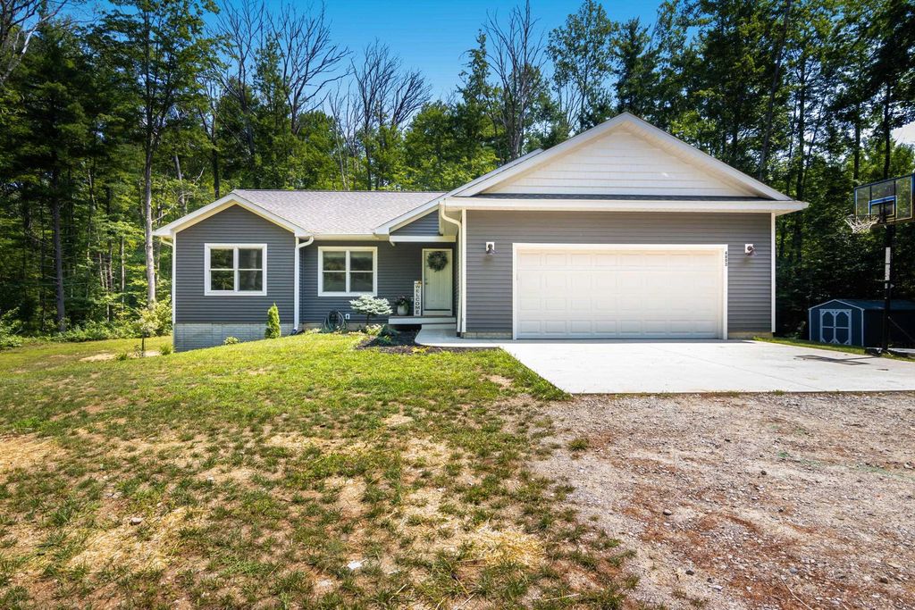 4893 S Betsie River Rd, Green Lake township