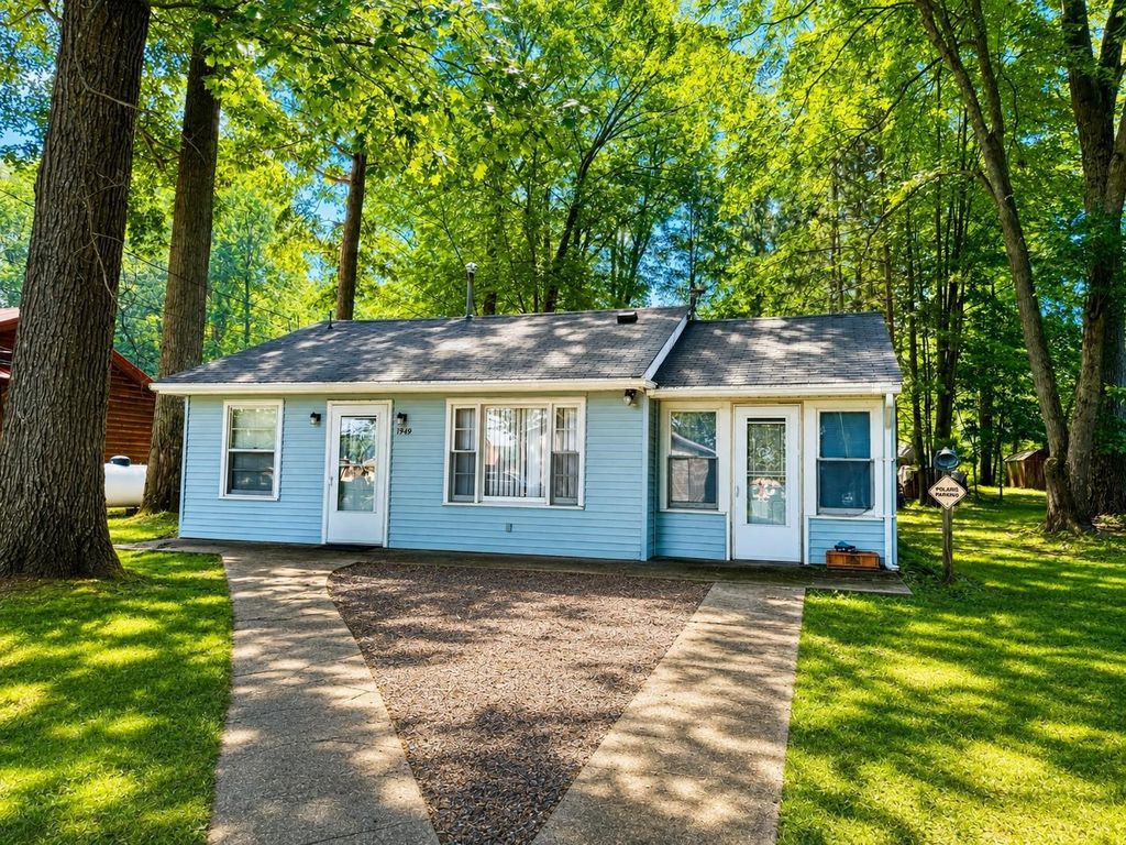 1949 Wolf Lake, Peacock township