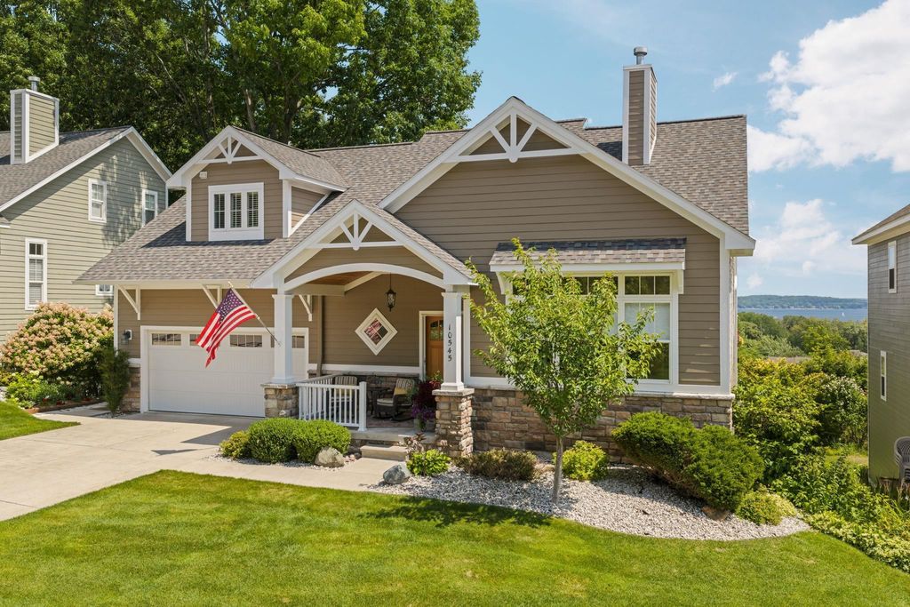 10545 Camrose, Traverse City city