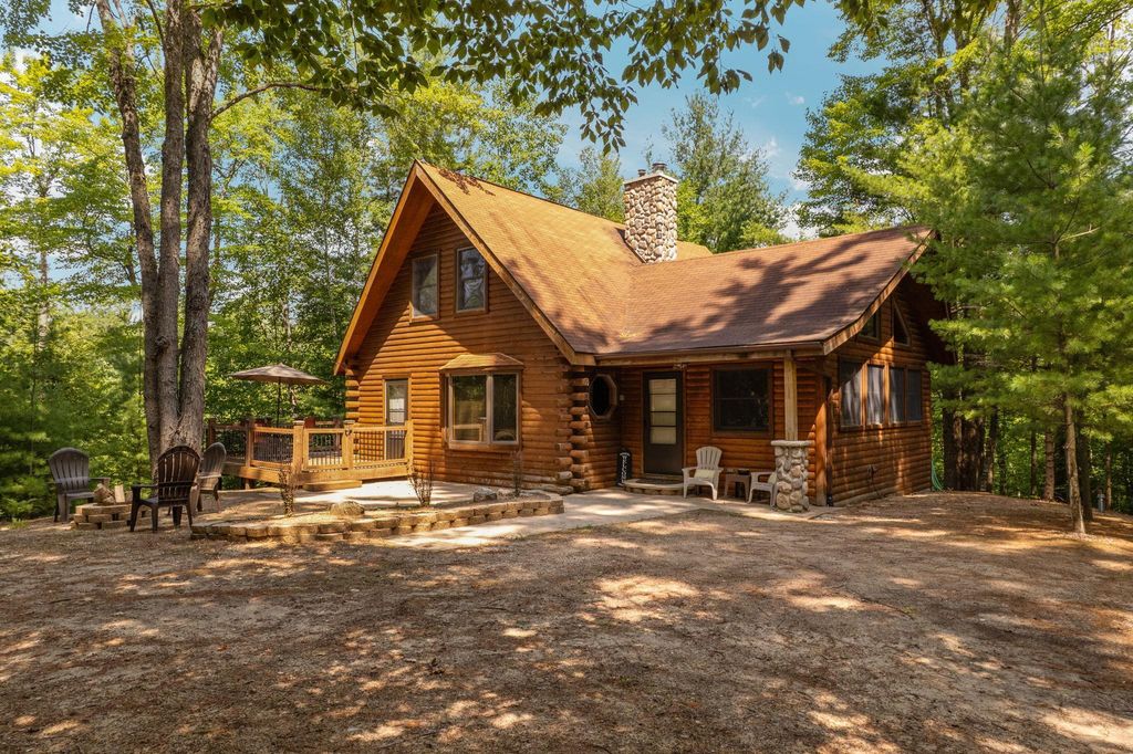 9556 Sw Long Lake, Springfield township