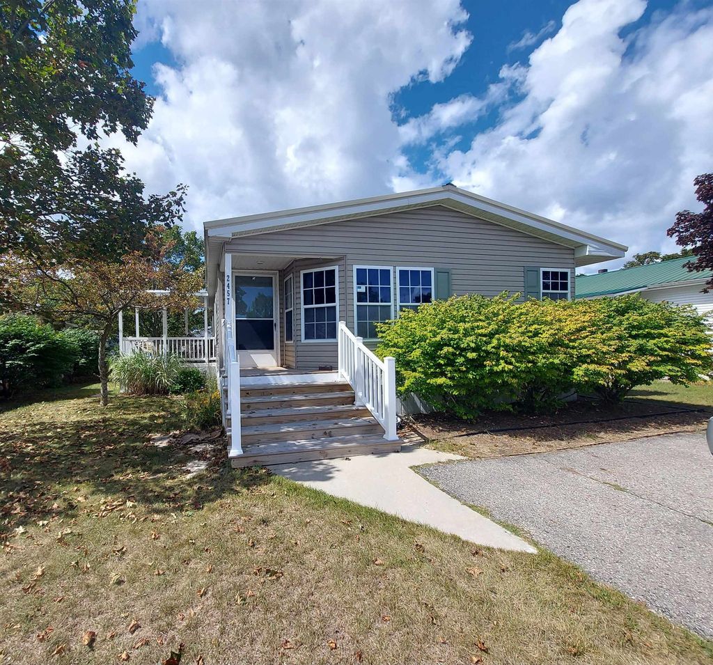 2457 Friendship, Garfield charter township