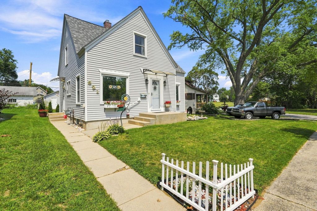 521 E Chapin St, Cadillac