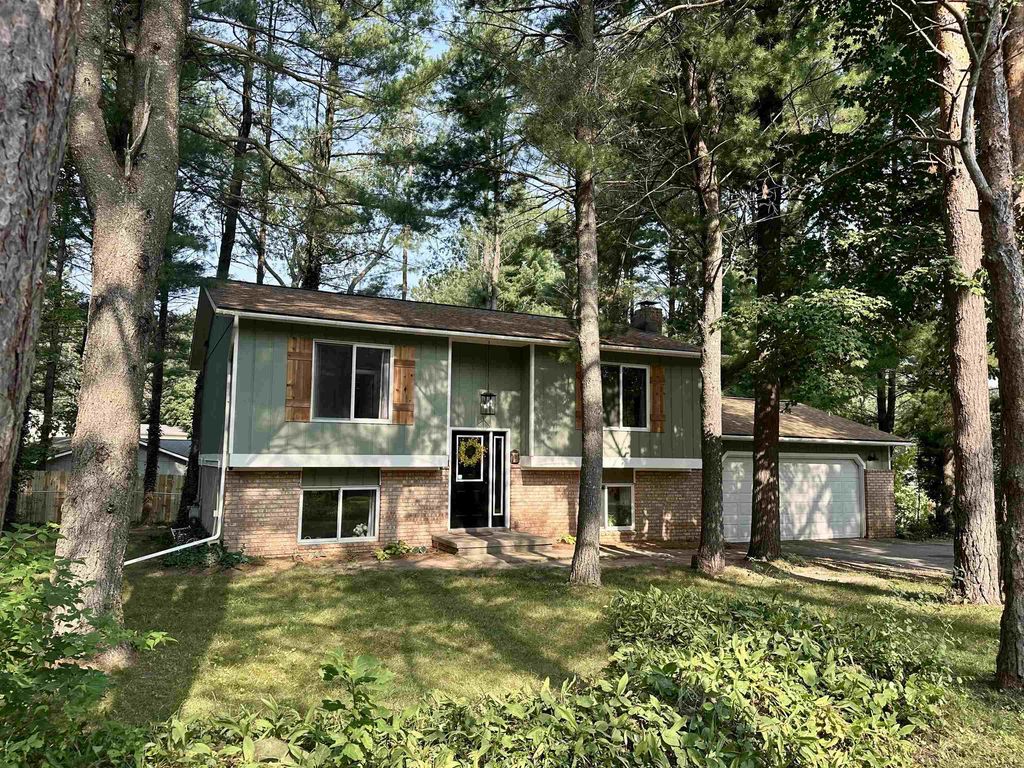 4591 Bridlewood Dr, Long Lake township