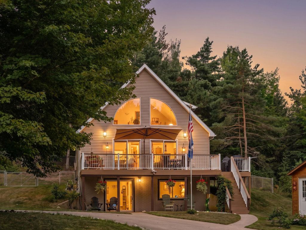 4151 N 37, Colfax township