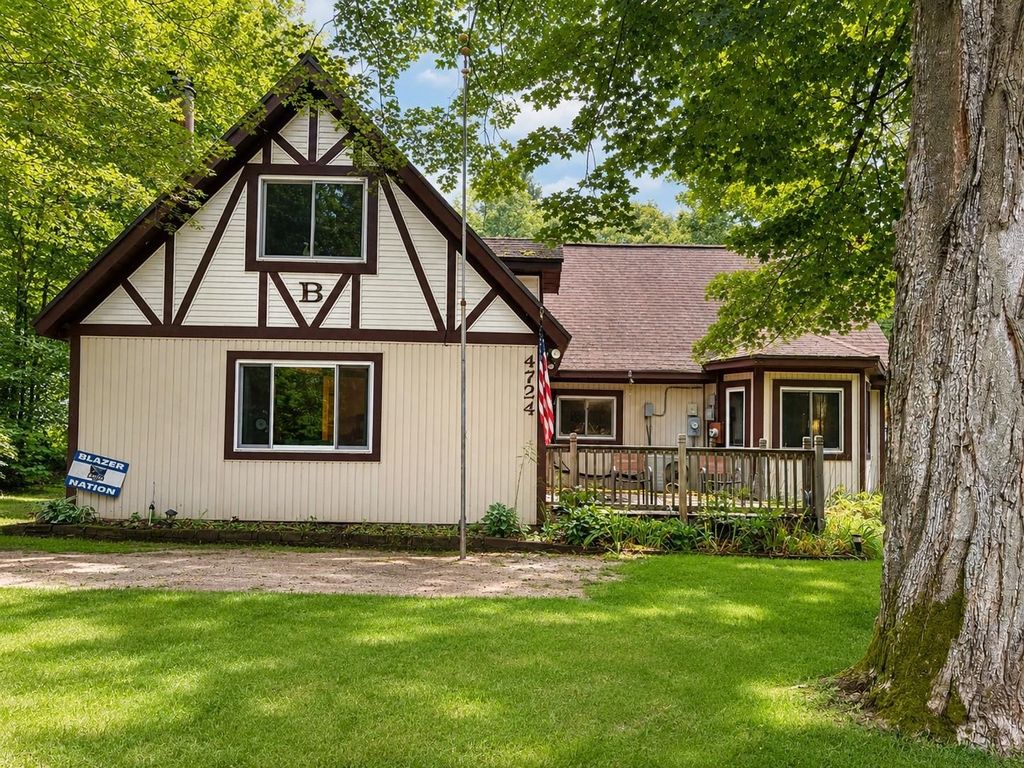 4724 E Shore, Coldsprings township