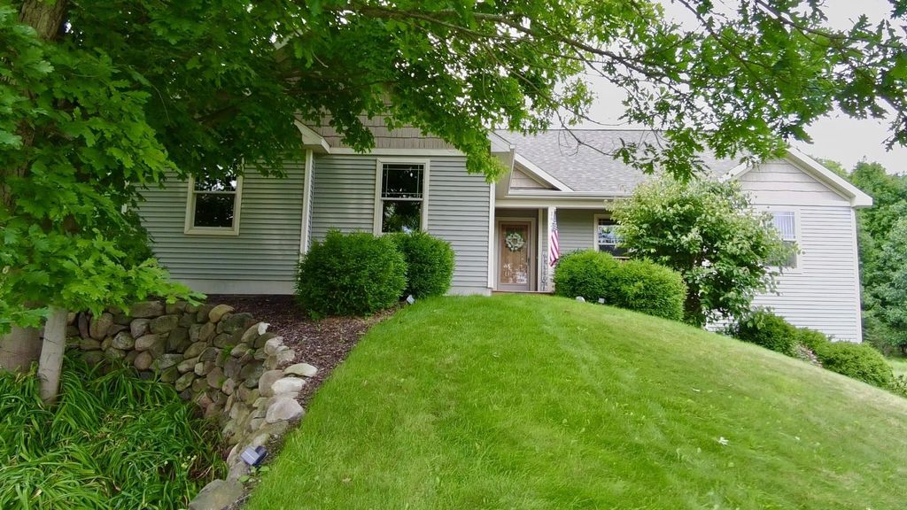 1921 Sweetfern Way, East Bay township