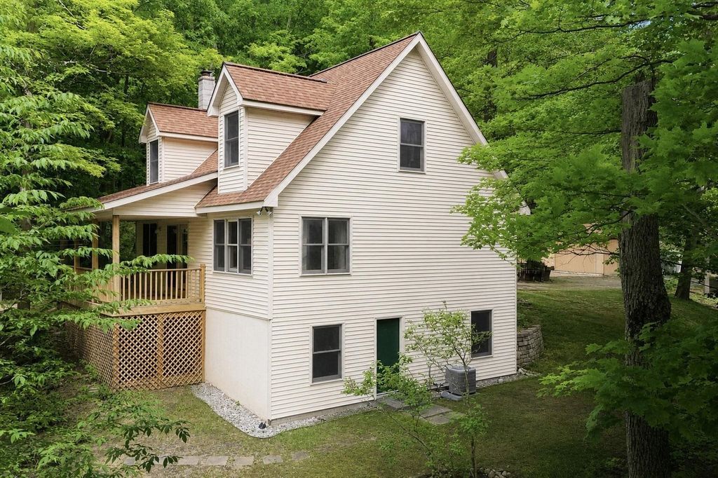 17806 N Sweet Lake, Almira township