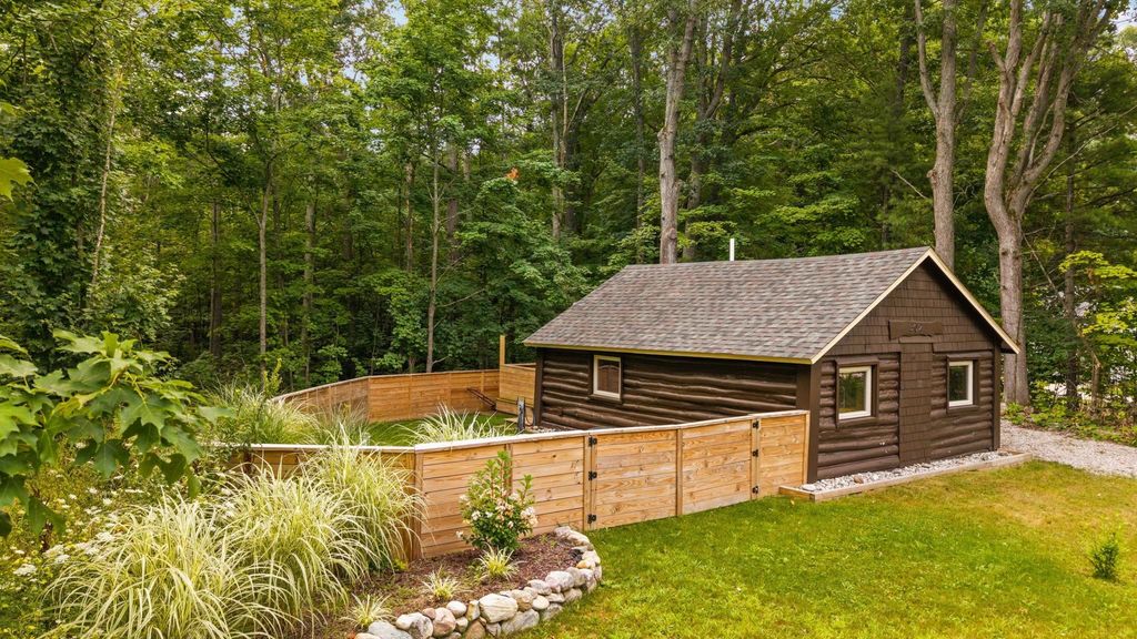 302 N Boyd, Fife Lake township