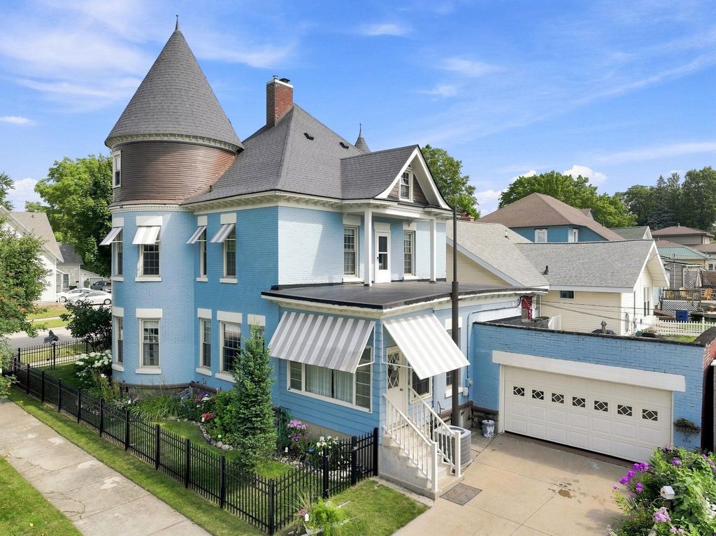 202 Stimson, Cadillac city