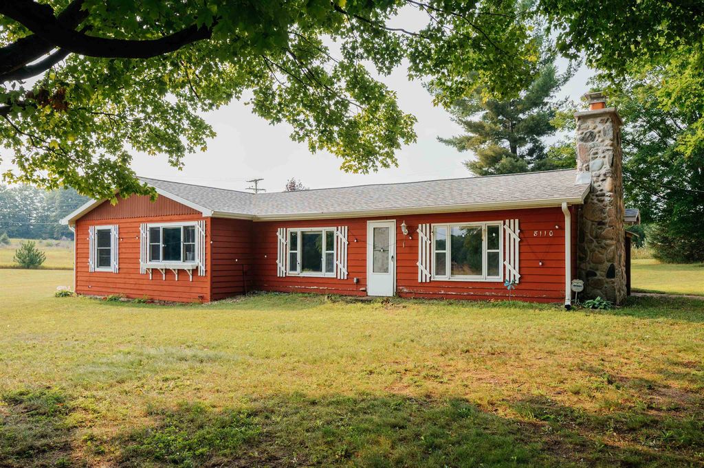 8110 M-186, Fife Lake township