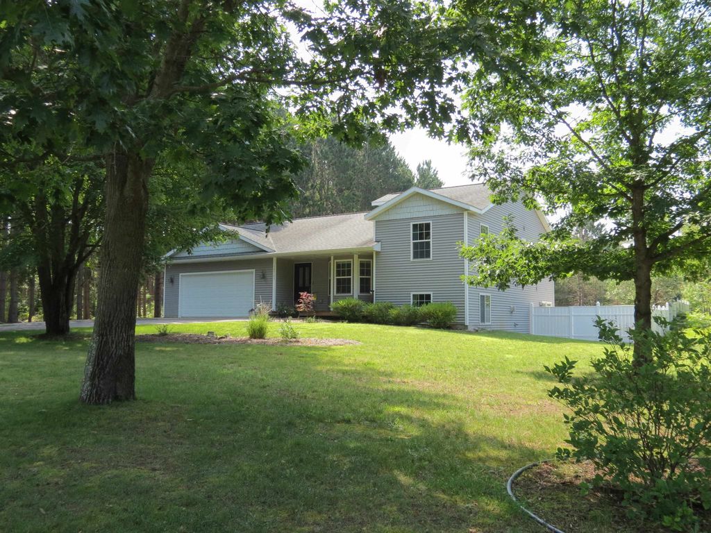 10763 Sweet Lilac, Green Lake township