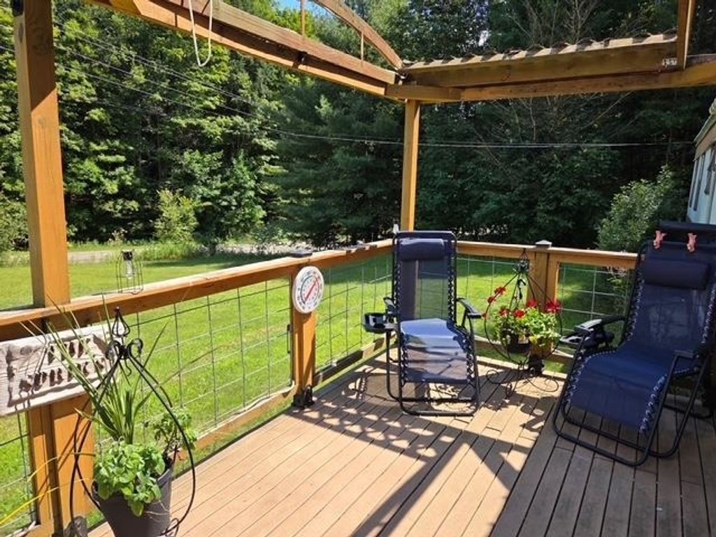 153 N Derenzy, Echo township