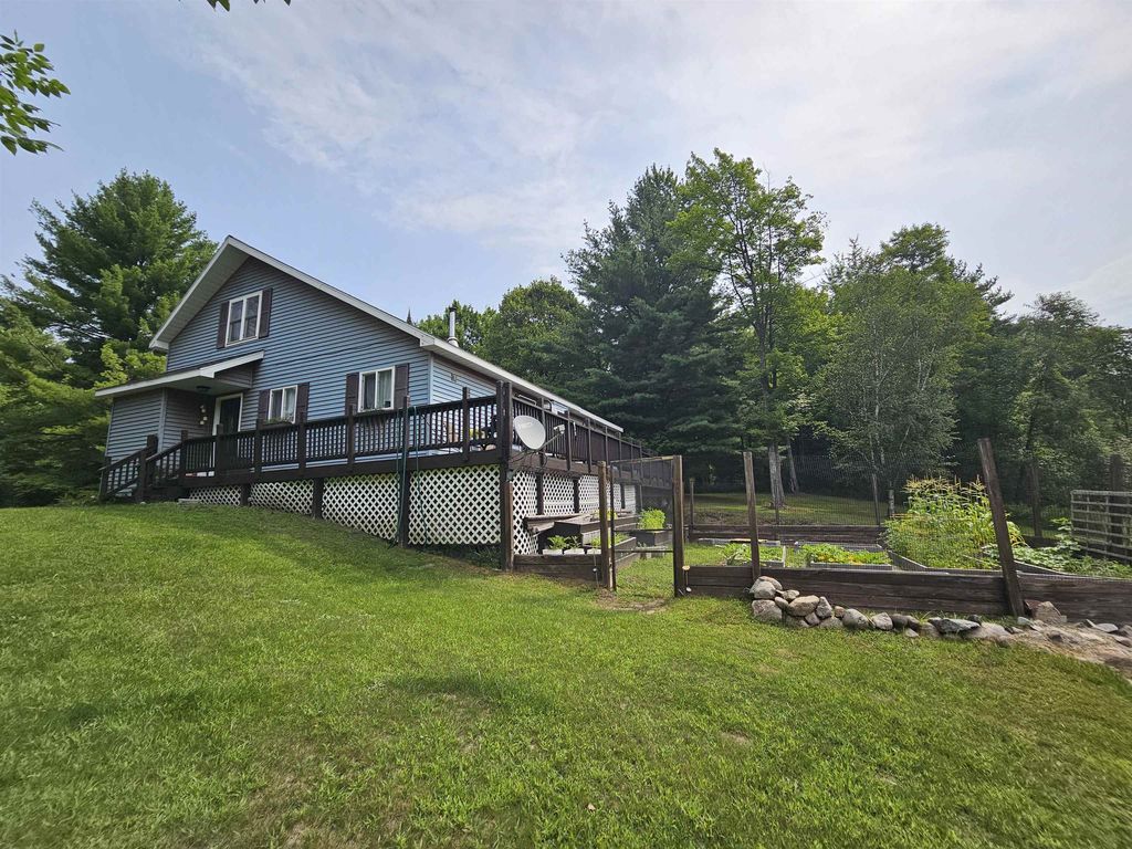 2371 W Rainbow, Reeder township