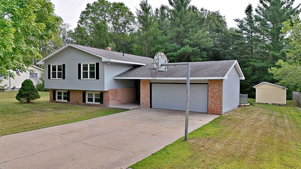 8133 Cherry, Cherry Grove township