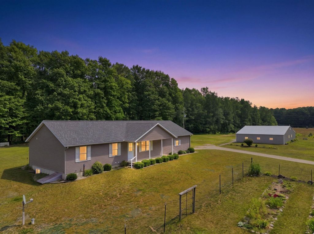 275 S 35, Selma township