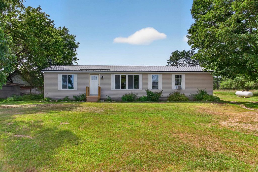 615 Ne County Road 571, Excelsior township