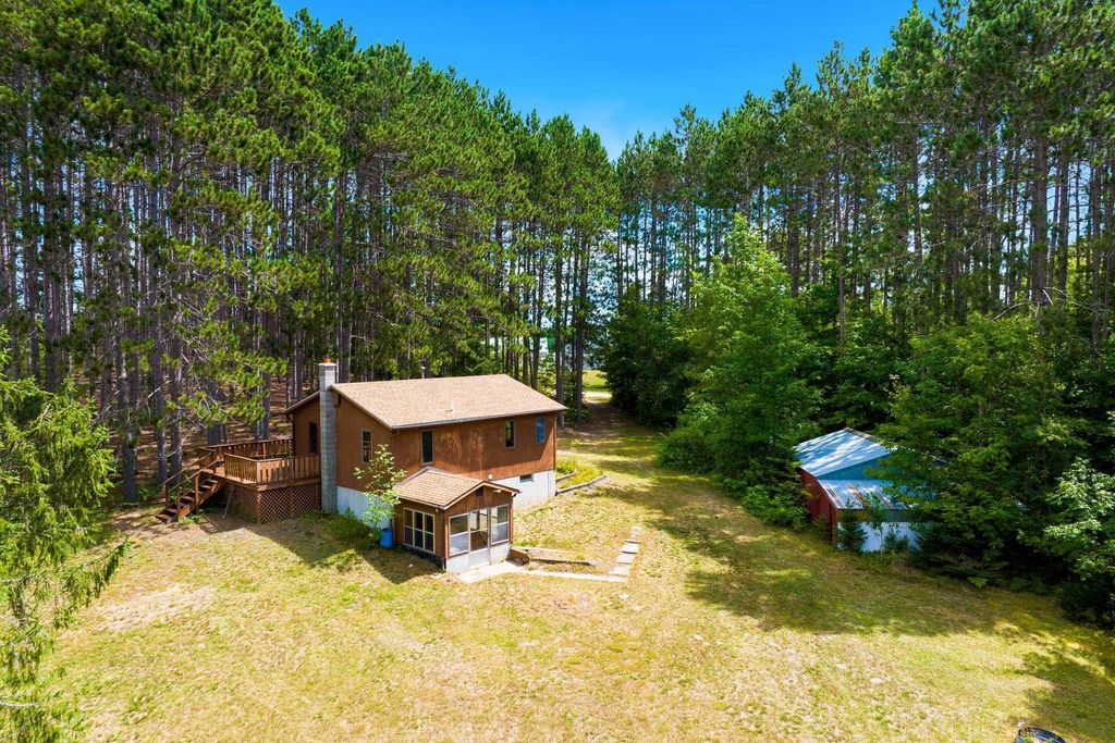 8220 Dell Rd, Paradise township