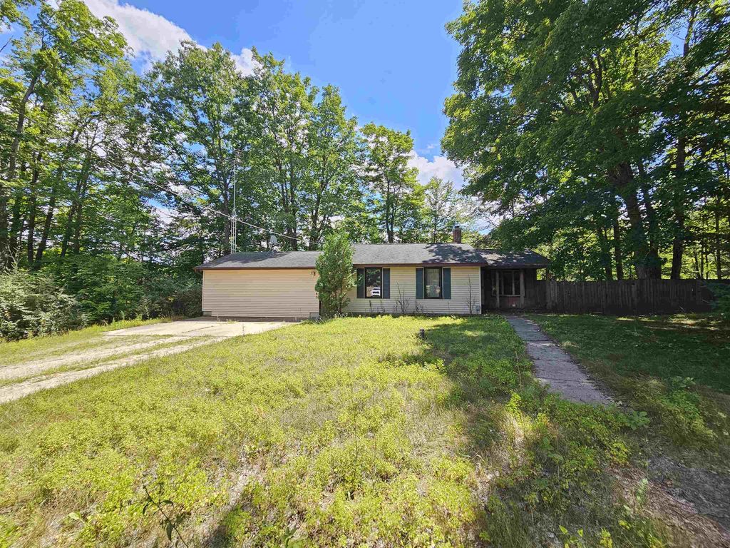 3963 Cadillac, Surrey township