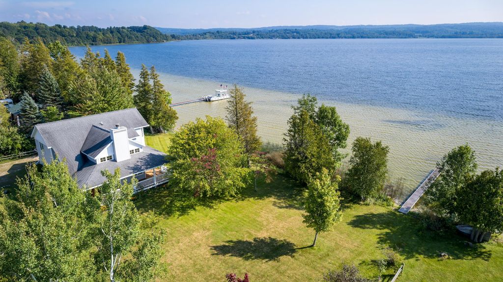 3011 Herron Rd, Blaine township