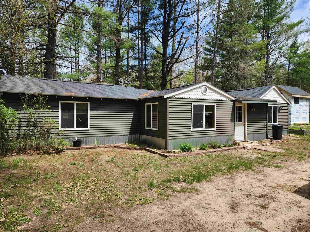 230 E Bear Lake, Bear Lake township